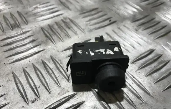Ford Fiesta Windscreen/window heater switch 89fg18c621ba