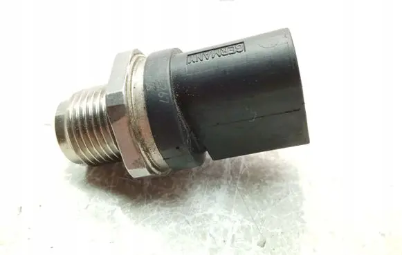 Mercedes-Benz GLK (X204) Fuel pressure sensor 0009052701