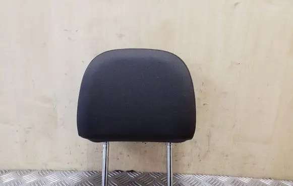 Opel Astra J Front seat headrest 