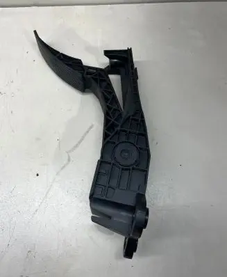 Mercedes-Benz GL X164 Accelerator throttle pedal A1643000504 ZGS001 270511