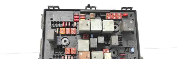 Opel Astra J Fuse module 13368643UA