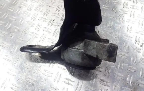 Ford Focus Engine mount bracket 98AB6038KE 98AB-6038-KE
