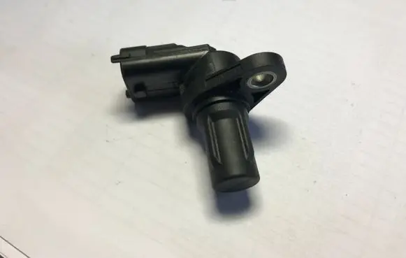 Hyundai i30 Camshaft position sensor 393502B010 0232103074
