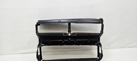 BMW 7 F01 F02 F03 F04 Intercooler air guide/duct channel 18779815