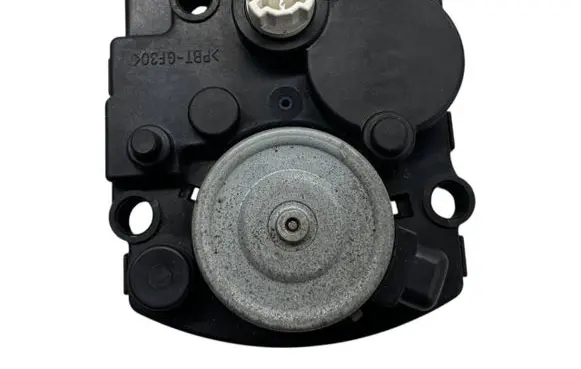 Toyota Avensis T270 Headlight level adjustment motor 3700078515 8651000730