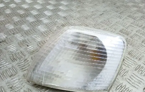 Volkswagen PASSAT B5 Front indicator light 