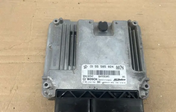 Opel Insignia A Engine control unit/module 55585024 55579447 0281018769