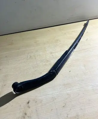 Front wiper blade arm