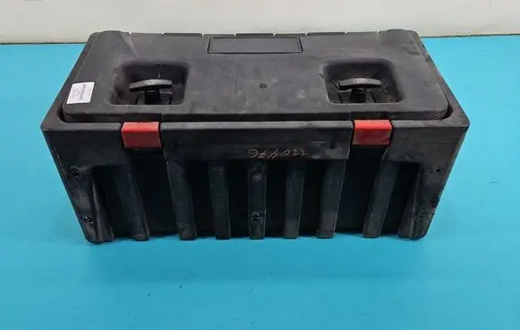 Glove box