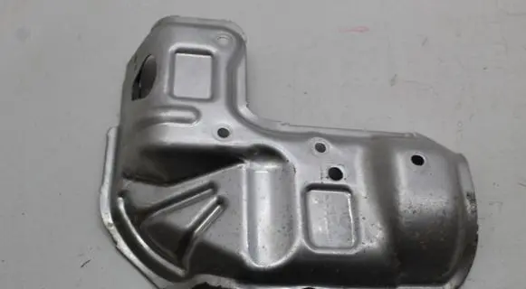 Volkswagen Golf VII Heat shield in engine bay 04C253041F