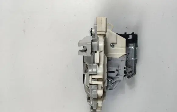 Audi Q3 8U Rear door lock 4G0839016E