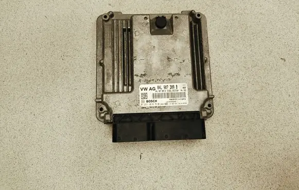 Volkswagen Golf VII Engine control unit/module 04L907309B 0281018510