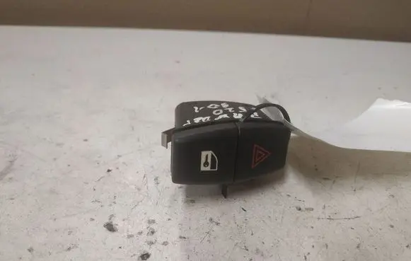 BMW 5 E60 E61 Hazard light switch 6131691950606 549519500