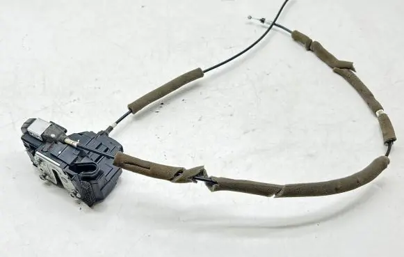 Nissan Note (E12) Front door lock
