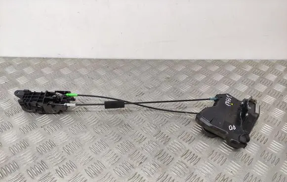 Suzuki Grand Vitara II Front door lock