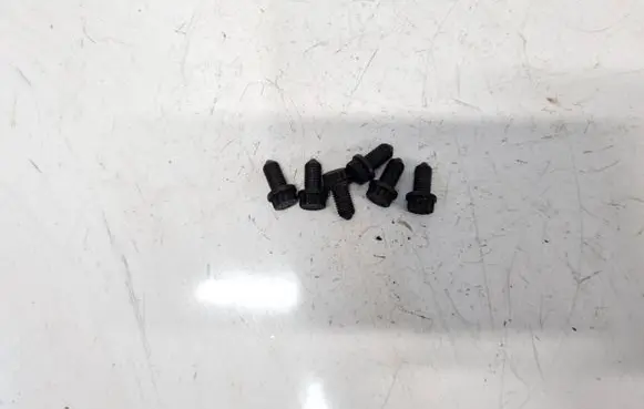 Volkswagen Golf VI Nuts/bolts 