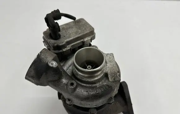 Mercedes-Benz E W212 Turbo A6510900086