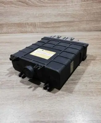 Volkswagen Golf III Engine control unit/module ECU 1h0907311 0261200701