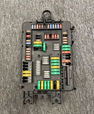BMW X5 F15 Fuse module 6819651 912133 106887