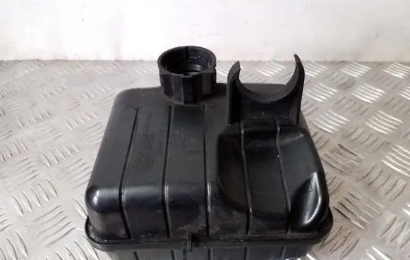 Intake resonator