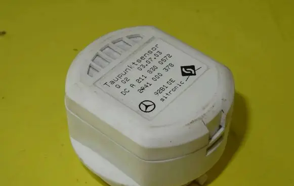 Mercedes-Benz E W211 Interior temperature sensor A2118300572