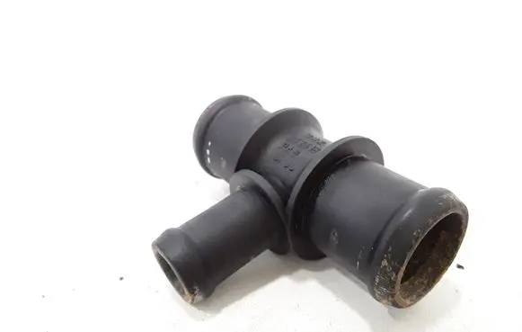 Volkswagen PASSAT B5 Engine coolant pipe/hose 252516