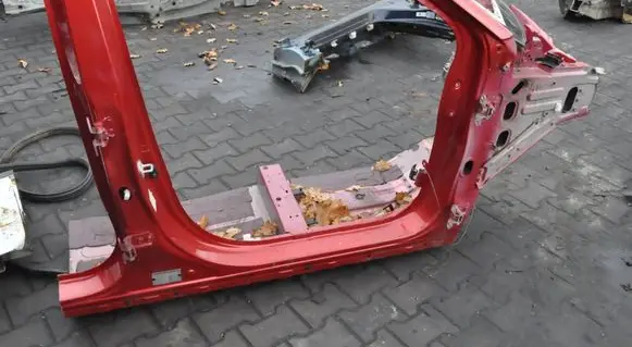 Mitsubishi Eclipse Cross Pillar (middle)