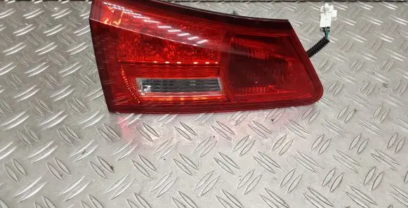 Lexus IS 220D-250-350 Tailgate rear/tail lights