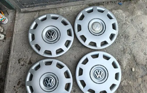 Volkswagen PASSAT B5.5 R15 wheel hub/cap/trim 3B0601147E