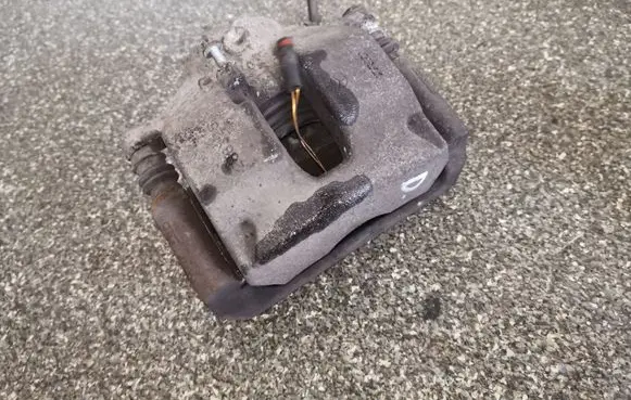 Mercedes-Benz C W204 Front brake caliper