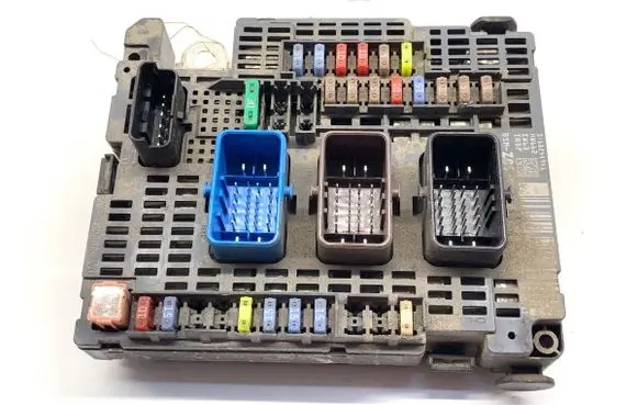 Peugeot 508 BSM Control unit 9811985380