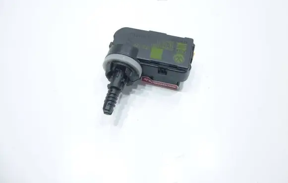 Volkswagen PASSAT B8 Headlight level adjustment motor 5G0941295A
