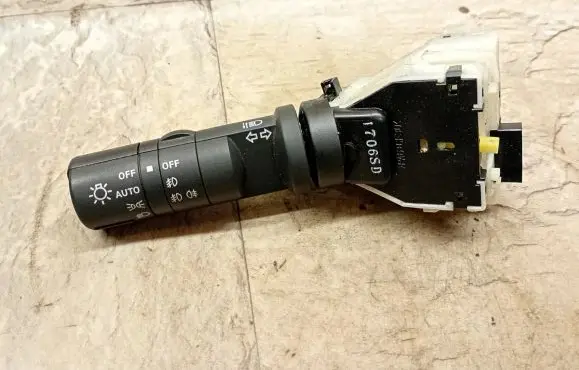 Nissan Qashqai Indicator stalk 1706SD