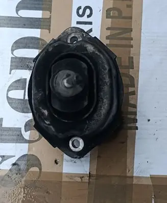 BMW X5 E53 Engine mount bracket 675844402 6758444