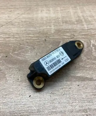 Mercedes-Benz S W220 Airbag deployment crash/impact sensor 2208204426