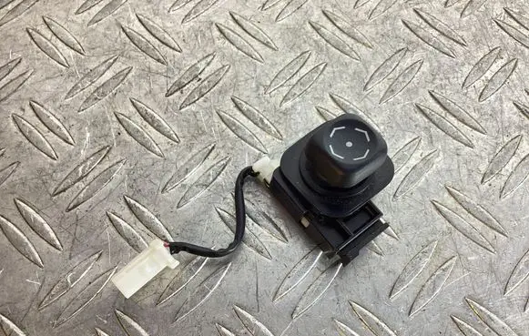 Lexus LS 460 - 600H Steering wheel adjustment switch 0W47025