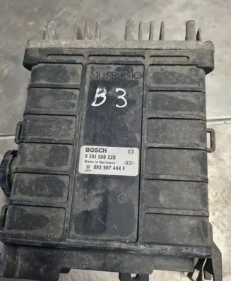Volkswagen PASSAT B3 Engine control unit/module 026100228 893907404F