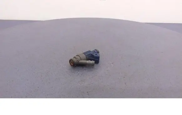 Skoda Octavia Mk1 (1U) Fuel injector 06A906031C