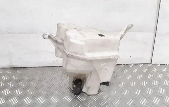 Volvo S80 Windshield washer fluid reservoir/tank 30784233 30784234