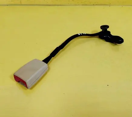 Volkswagen PASSAT B5.5 Front seatbelt buckle 3B0858472J