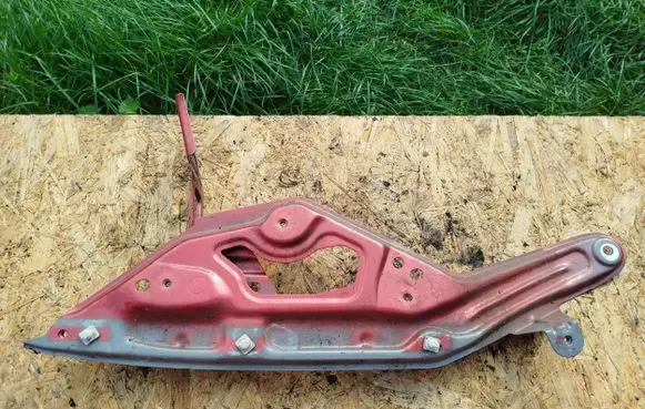 Renault Twingo III Fender mounting bracket 631476725R TENNP