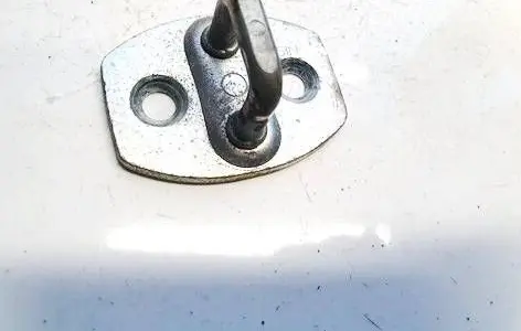 Toyota Avensis T270 Front door lock loop/hook striker 