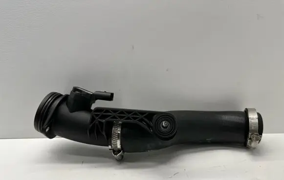 Volkswagen Touareg II Intercooler hose/pipe 7P6145980 038906051C 0281002401