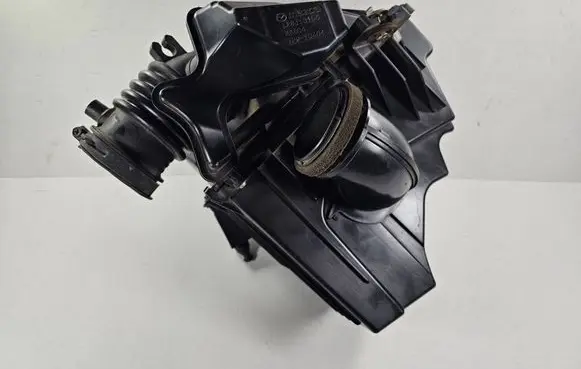 Mazda 3 III Air filter box LF8J13195