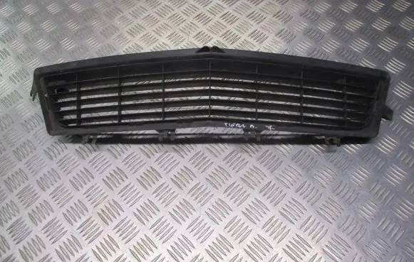 Opel Tigra B Front bumper upper radiator grill