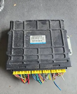 Mitsubishi Space Wagon Engine control unit/module MD362112 E2T72575H6