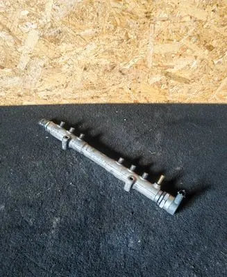 Volvo V70 Fuel main line pipe 0445215023