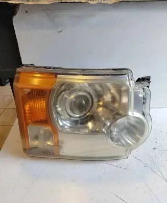 Land Rover Discovery 3 - LR3 Headlight/headlamp XBC001122