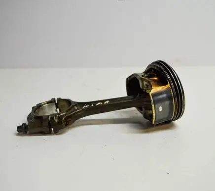Opel Astra H Piston 