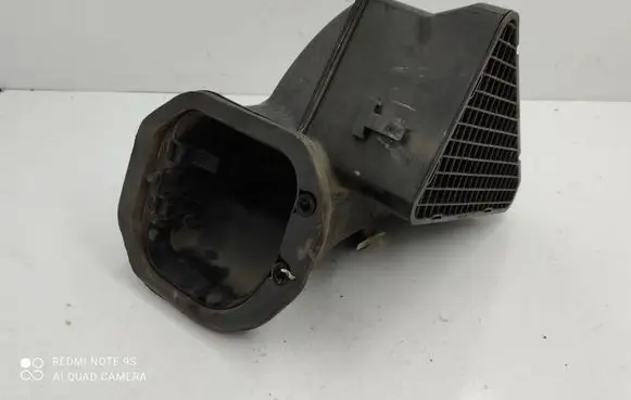 Audi Q7 4L Air intake duct part 7L0819049
